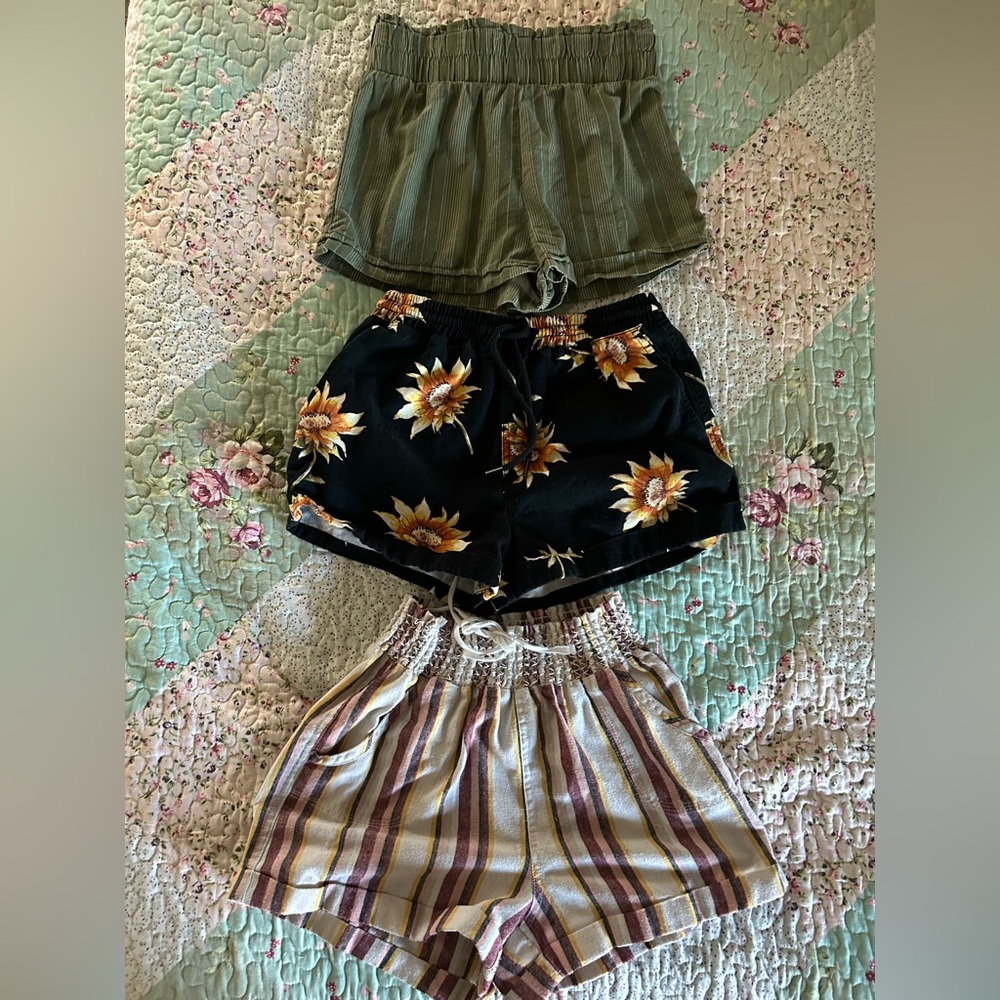Lot of 3 Pr Forever 21 Elastic Waist Shorts Stripe Green Floral Print Medium M